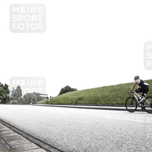 21.06.2026 - 29. Vierlanden-Triathlon H.Heesch http://msf.ph/oto/9900105 21.06.2026 12:44:19 Radfahren  meine-sportfotos.de