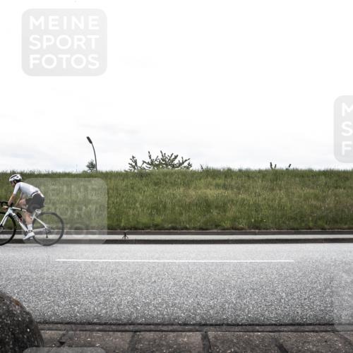 21.06.2026 - 29. Vierlanden-Triathlon H.Heesch http://msf.ph/oto/9900107 21.06.2026 11:58:59 Radfahren 257, 809, 899, 902 meine-sportfotos.de