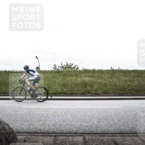 21.06.2026 - 29. Vierlanden-Triathlon H.Heesch http://msf.ph/oto/9900113 21.06.2026 11:59:11 Radfahren 97, 654, 683, 899 meine-sportfotos.de