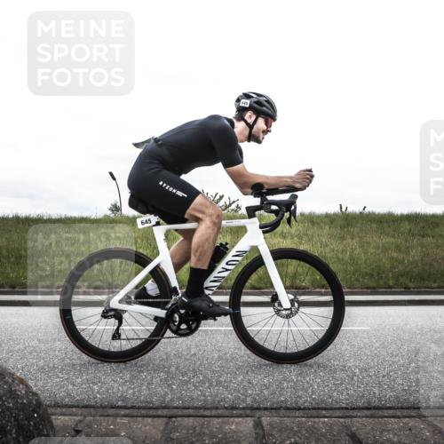 21.06.2026 - 29. Vierlanden-Triathlon H.Heesch http://msf.ph/oto/9900116 21.06.2026 11:59:18 Radfahren 97, 645, 654, 735, 845 meine-sportfotos.de