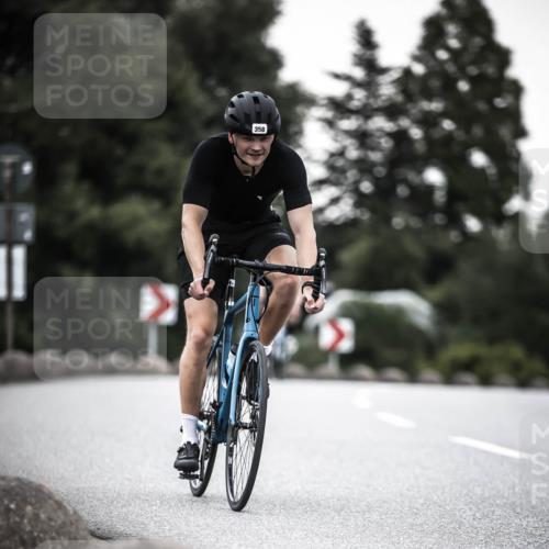 21.06.2026 - 29. Vierlanden-Triathlon H.Heesch http://msf.ph/oto/9900118 21.06.2026 10:08:36 Radfahren 82, 173, 358 meine-sportfotos.de