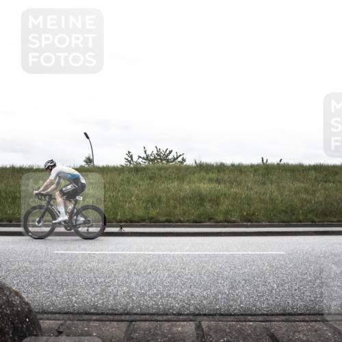 21.06.2026 - 29. Vierlanden-Triathlon H.Heesch http://msf.ph/oto/9900119 21.06.2026 11:59:21 Radfahren 97, 645, 654, 735, 845 meine-sportfotos.de