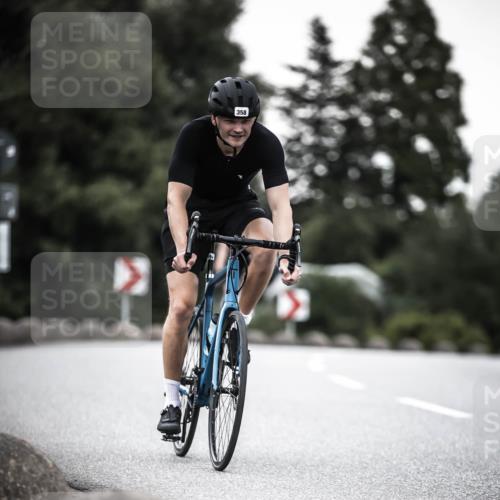21.06.2026 - 29. Vierlanden-Triathlon H.Heesch http://msf.ph/oto/9900120 21.06.2026 10:08:36 Radfahren 82, 173, 358 meine-sportfotos.de