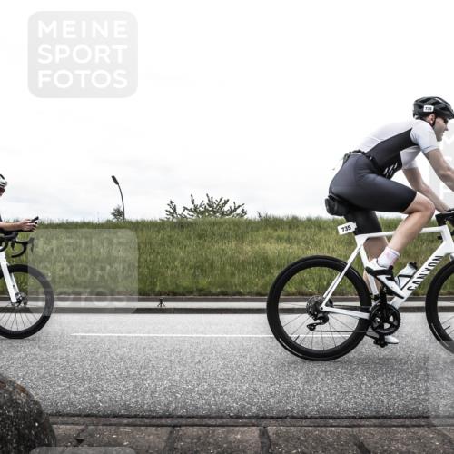 21.06.2026 - 29. Vierlanden-Triathlon H.Heesch http://msf.ph/oto/9900124 21.06.2026 11:59:24 Radfahren 271, 645, 735, 845 meine-sportfotos.de