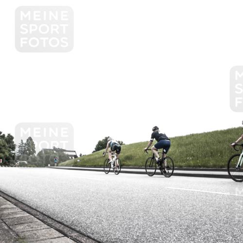 21.06.2026 - 29. Vierlanden-Triathlon H.Heesch http://msf.ph/oto/9900125 21.06.2026 12:45:50 Radfahren 856, 861, 874 meine-sportfotos.de