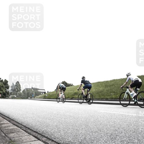 21.06.2026 - 29. Vierlanden-Triathlon H.Heesch http://msf.ph/oto/9900128 21.06.2026 12:45:50 Radfahren 856, 861, 874 meine-sportfotos.de