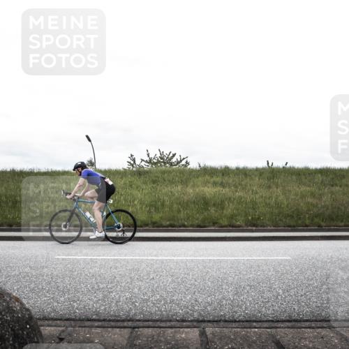 21.06.2026 - 29. Vierlanden-Triathlon H.Heesch http://msf.ph/oto/9900130 21.06.2026 11:59:35 Radfahren 271, 854, 905 meine-sportfotos.de