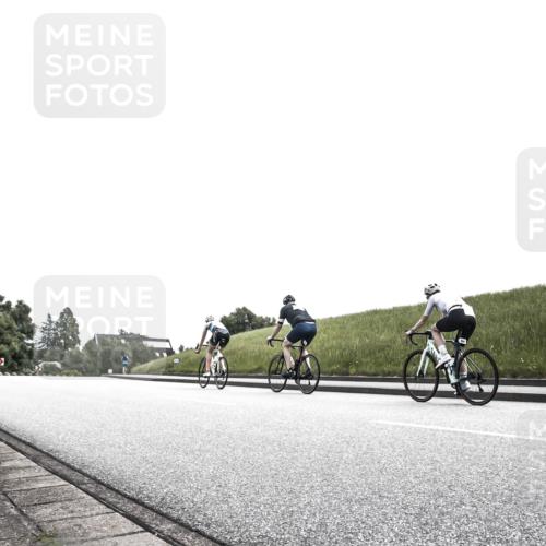 21.06.2026 - 29. Vierlanden-Triathlon H.Heesch http://msf.ph/oto/9900131 21.06.2026 12:45:50 Radfahren 856, 861, 874 meine-sportfotos.de
