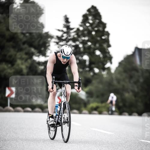 21.06.2026 - 29. Vierlanden-Triathlon H.Heesch http://msf.ph/oto/9900140 21.06.2026 10:08:40 Radfahren 82, 212, 277, 358 meine-sportfotos.de