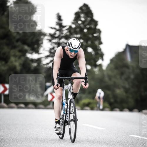 21.06.2026 - 29. Vierlanden-Triathlon H.Heesch http://msf.ph/oto/9900149 21.06.2026 10:08:40 Radfahren 82, 212, 277, 358 meine-sportfotos.de