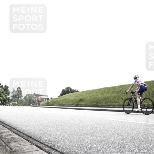 21.06.2026 - 29. Vierlanden-Triathlon H.Heesch http://msf.ph/oto/9900150 21.06.2026 12:46:34 Radfahren  meine-sportfotos.de