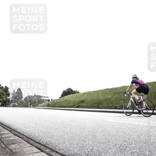 21.06.2026 - 29. Vierlanden-Triathlon H.Heesch http://msf.ph/oto/9900159 21.06.2026 12:47:01 Radfahren  meine-sportfotos.de