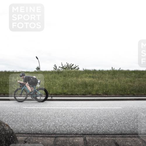 21.06.2026 - 29. Vierlanden-Triathlon H.Heesch http://msf.ph/oto/9900163 21.06.2026 12:00:33 Radfahren 295, 669, 903 meine-sportfotos.de