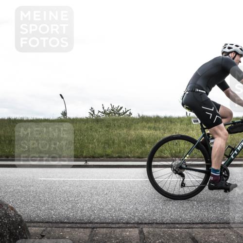 21.06.2026 - 29. Vierlanden-Triathlon H.Heesch http://msf.ph/oto/9900176 21.06.2026 12:00:40 Radfahren 658, 669 meine-sportfotos.de