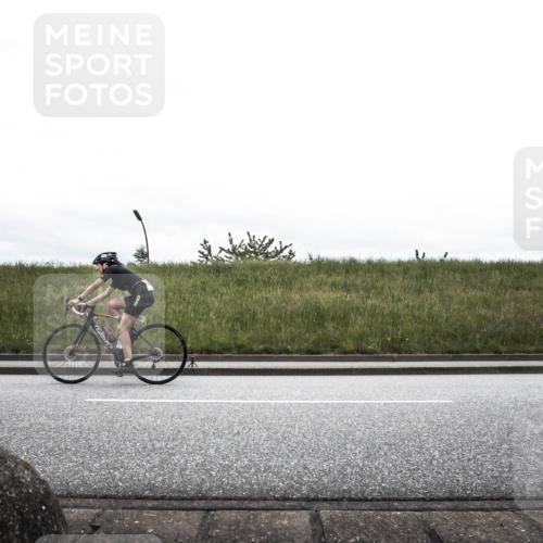 21.06.2026 - 29. Vierlanden-Triathlon H.Heesch http://msf.ph/oto/9900182 21.06.2026 12:00:59 Radfahren 237, 664 meine-sportfotos.de