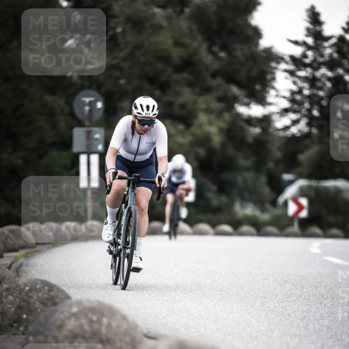 21.06.2026 - 29. Vierlanden-Triathlon H.Heesch http://msf.ph/oto/9900184 21.06.2026 10:08:47 Radfahren 30, 212, 269, 277 meine-sportfotos.de