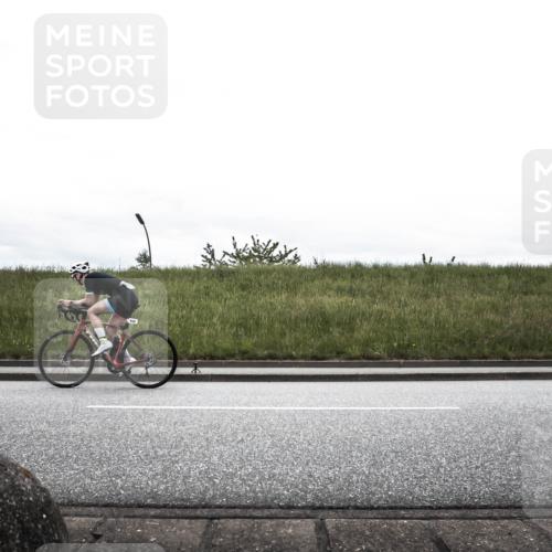 21.06.2026 - 29. Vierlanden-Triathlon H.Heesch http://msf.ph/oto/9900188 21.06.2026 12:01:13 Radfahren 848, 880 meine-sportfotos.de