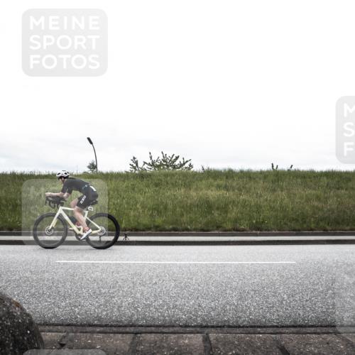 21.06.2026 - 29. Vierlanden-Triathlon H.Heesch http://msf.ph/oto/9900191 21.06.2026 12:01:19 Radfahren 880 meine-sportfotos.de