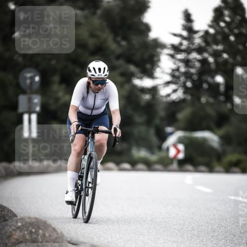21.06.2026 - 29. Vierlanden-Triathlon H.Heesch http://msf.ph/oto/9900199 21.06.2026 10:08:47 Radfahren 30, 212, 269, 277 meine-sportfotos.de