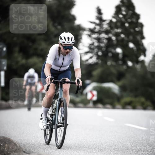 21.06.2026 - 29. Vierlanden-Triathlon H.Heesch http://msf.ph/oto/9900213 21.06.2026 10:08:48 Radfahren 30, 212, 269, 277 meine-sportfotos.de