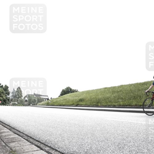 21.06.2026 - 29. Vierlanden-Triathlon H.Heesch http://msf.ph/oto/9900215 21.06.2026 12:48:18 Radfahren  meine-sportfotos.de