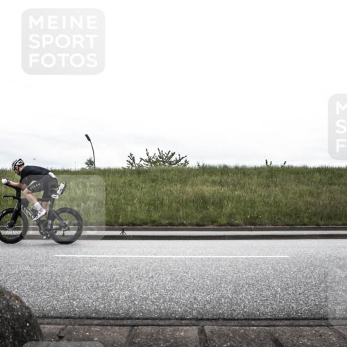 21.06.2026 - 29. Vierlanden-Triathlon H.Heesch http://msf.ph/oto/9900220 21.06.2026 12:02:17 Radfahren 661, 844, 885 meine-sportfotos.de