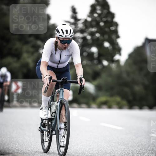 21.06.2026 - 29. Vierlanden-Triathlon H.Heesch http://msf.ph/oto/9900221 21.06.2026 10:08:48 Radfahren 30, 212, 269, 277 meine-sportfotos.de