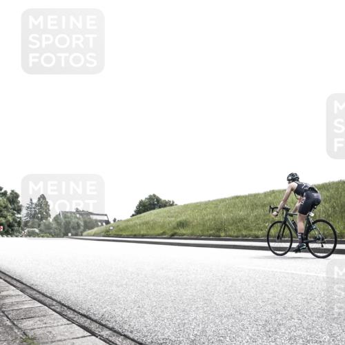 21.06.2026 - 29. Vierlanden-Triathlon H.Heesch http://msf.ph/oto/9900225 21.06.2026 12:49:33 Radfahren  meine-sportfotos.de