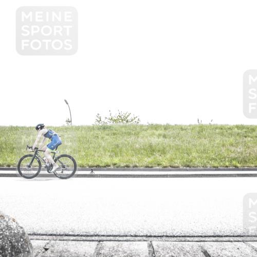 21.06.2026 - 29. Vierlanden-Triathlon H.Heesch http://msf.ph/oto/9900234 21.06.2026 13:04:46 Radfahren 987, 1023, 1081 meine-sportfotos.de