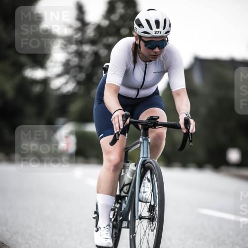 21.06.2026 - 29. Vierlanden-Triathlon H.Heesch http://msf.ph/oto/9900238 21.06.2026 10:08:48 Radfahren 30, 212, 269, 277 meine-sportfotos.de
