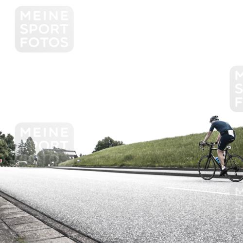 21.06.2026 - 29. Vierlanden-Triathlon H.Heesch http://msf.ph/oto/9900269 21.06.2026 12:52:41 Radfahren 832 meine-sportfotos.de