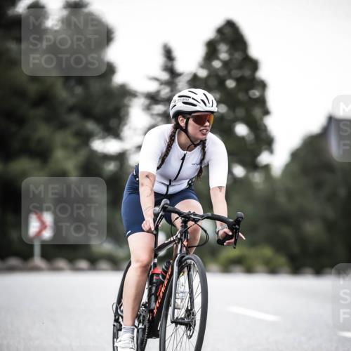 21.06.2026 - 29. Vierlanden-Triathlon H.Heesch http://msf.ph/oto/9900276 21.06.2026 10:08:51 Radfahren 30, 269, 277 meine-sportfotos.de