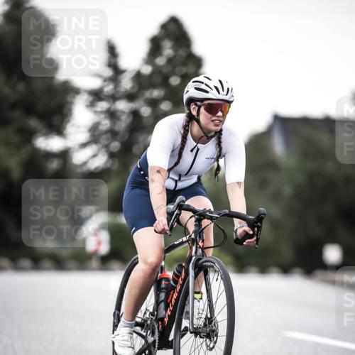 21.06.2026 - 29. Vierlanden-Triathlon H.Heesch http://msf.ph/oto/9900283 21.06.2026 10:08:51 Radfahren 30, 269, 277 meine-sportfotos.de