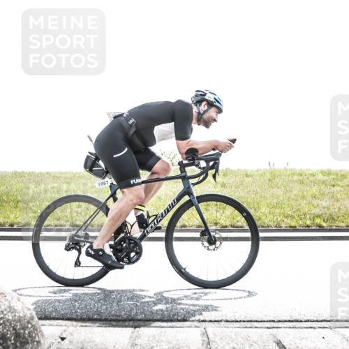 21.06.2026 - 29. Vierlanden-Triathlon H.Heesch http://msf.ph/oto/9900285 21.06.2026 13:08:13 Radfahren 1057, 1073 meine-sportfotos.de