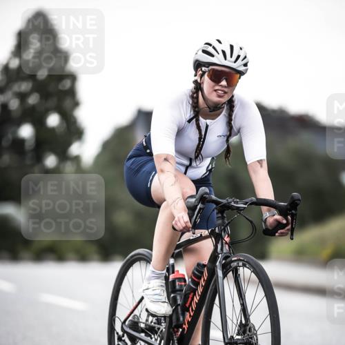 21.06.2026 - 29. Vierlanden-Triathlon H.Heesch http://msf.ph/oto/9900295 21.06.2026 10:08:51 Radfahren 30, 269, 277 meine-sportfotos.de