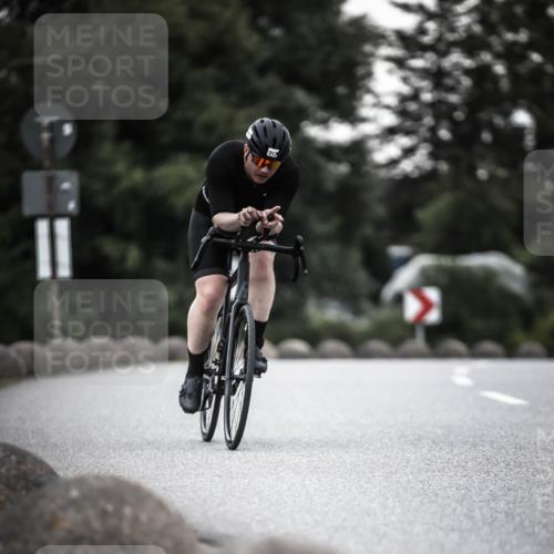 21.06.2026 - 29. Vierlanden-Triathlon H.Heesch http://msf.ph/oto/9900308 21.06.2026 10:09:05 Radfahren 313 meine-sportfotos.de