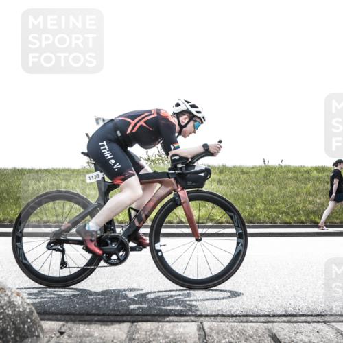 21.06.2026 - 29. Vierlanden-Triathlon H.Heesch http://msf.ph/oto/9900315 21.06.2026 13:15:11 Radfahren 1103, 1130 meine-sportfotos.de