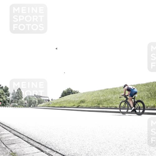 21.06.2026 - 29. Vierlanden-Triathlon H.Heesch http://msf.ph/oto/9900316 21.06.2026 12:58:14 Radfahren  meine-sportfotos.de