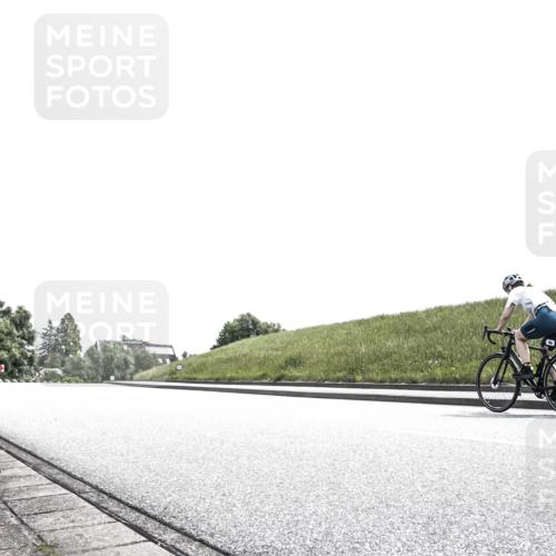 21.06.2026 - 29. Vierlanden-Triathlon H.Heesch http://msf.ph/oto/9900319 21.06.2026 12:58:28 Radfahren  meine-sportfotos.de