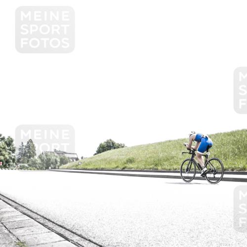 21.06.2026 - 29. Vierlanden-Triathlon H.Heesch http://msf.ph/oto/9900328 21.06.2026 12:59:44 Radfahren 990, 995, 1001, 1008 meine-sportfotos.de