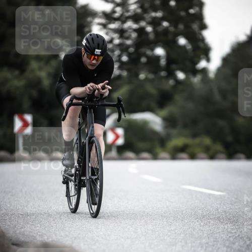 21.06.2026 - 29. Vierlanden-Triathlon H.Heesch http://msf.ph/oto/9900331 21.06.2026 10:09:05 Radfahren 313 meine-sportfotos.de