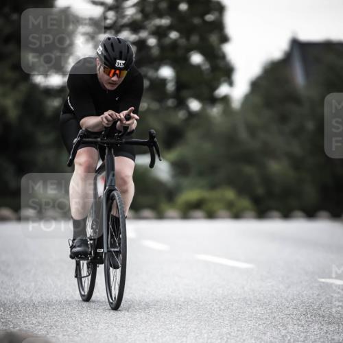 21.06.2026 - 29. Vierlanden-Triathlon H.Heesch http://msf.ph/oto/9900340 21.06.2026 10:09:05 Radfahren 313 meine-sportfotos.de