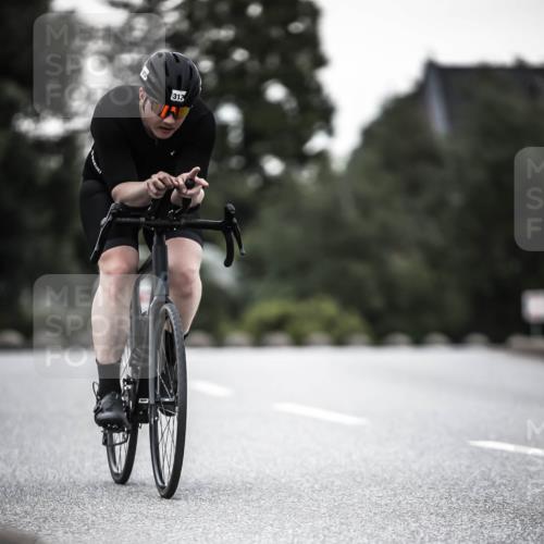 21.06.2026 - 29. Vierlanden-Triathlon H.Heesch http://msf.ph/oto/9900343 21.06.2026 10:09:05 Radfahren 313 meine-sportfotos.de