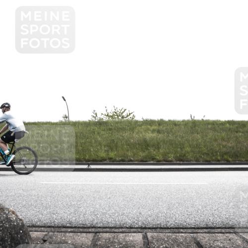 21.06.2026 - 29. Vierlanden-Triathlon H.Heesch http://msf.ph/oto/9900354 21.06.2026 13:17:45 Radfahren  meine-sportfotos.de
