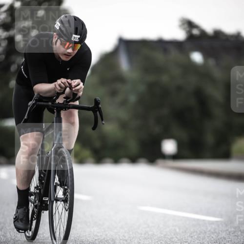 21.06.2026 - 29. Vierlanden-Triathlon H.Heesch http://msf.ph/oto/9900358 21.06.2026 10:09:06 Radfahren 313 meine-sportfotos.de