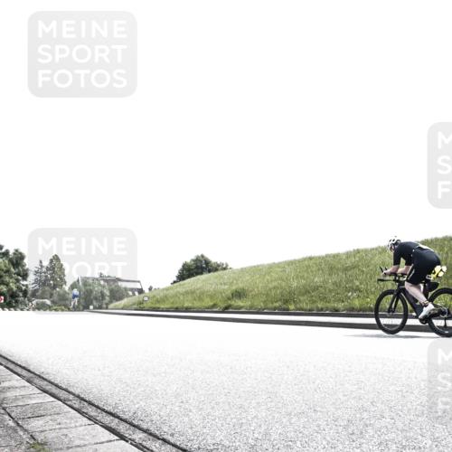 21.06.2026 - 29. Vierlanden-Triathlon H.Heesch http://msf.ph/oto/9900367 21.06.2026 13:01:11 Radfahren 877, 1002 meine-sportfotos.de