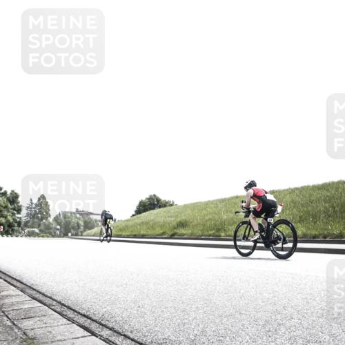 21.06.2026 - 29. Vierlanden-Triathlon H.Heesch http://msf.ph/oto/9900370 21.06.2026 13:01:12 Radfahren 1002 meine-sportfotos.de