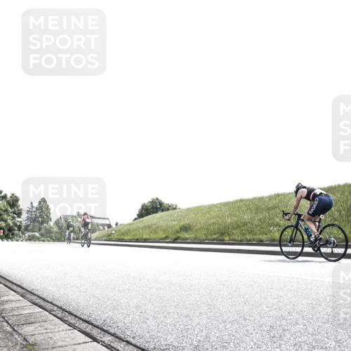 21.06.2026 - 29. Vierlanden-Triathlon H.Heesch http://msf.ph/oto/9900373 21.06.2026 13:01:13 Radfahren 1002 meine-sportfotos.de