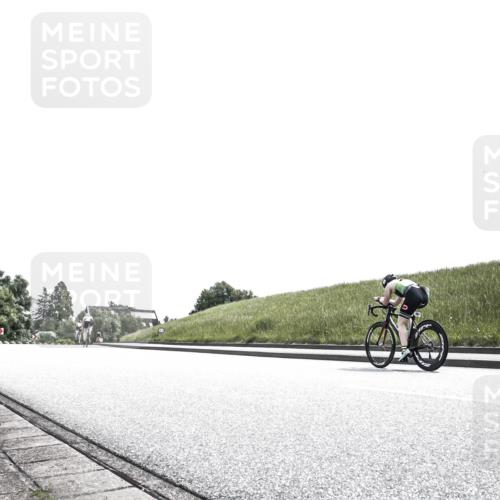 21.06.2026 - 29. Vierlanden-Triathlon H.Heesch http://msf.ph/oto/9900394 21.06.2026 13:01:45 Radfahren 1020 meine-sportfotos.de