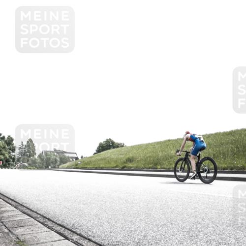 21.06.2026 - 29. Vierlanden-Triathlon H.Heesch http://msf.ph/oto/9900398 21.06.2026 13:01:58 Radfahren 986, 1009 meine-sportfotos.de